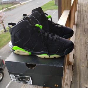 Jordan 6 electric green size 4.5 y